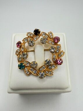 Vintage EISENBERG Wreath Circle Brooch/Pin with multi-color rhinestones!